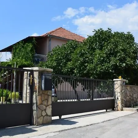 Apartman With A Parking Space Pirovac, Sibenik - 6278 *