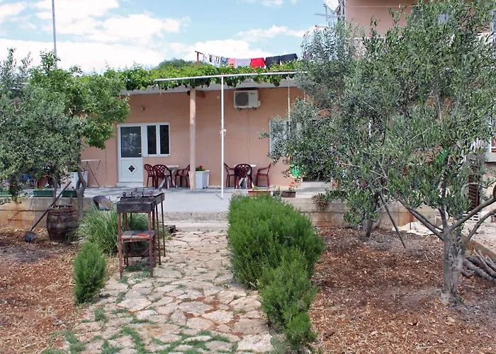 Apartments With A Parking Space Pirovac, Sibenik - 6278 Apartment *