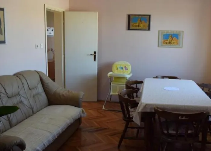 Apartments With A Parking Space Pirovac, Sibenik - 6278