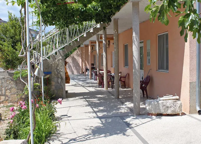 Apartment Apartments With A Parking Space Pirovac, Sibenik - 6278