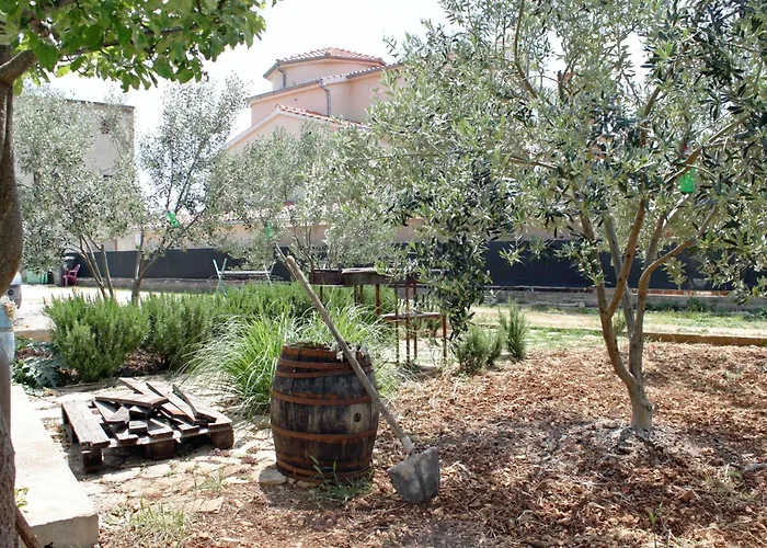 Apartment Apartments With A Parking Space Pirovac, Sibenik - 6278 Pirovac